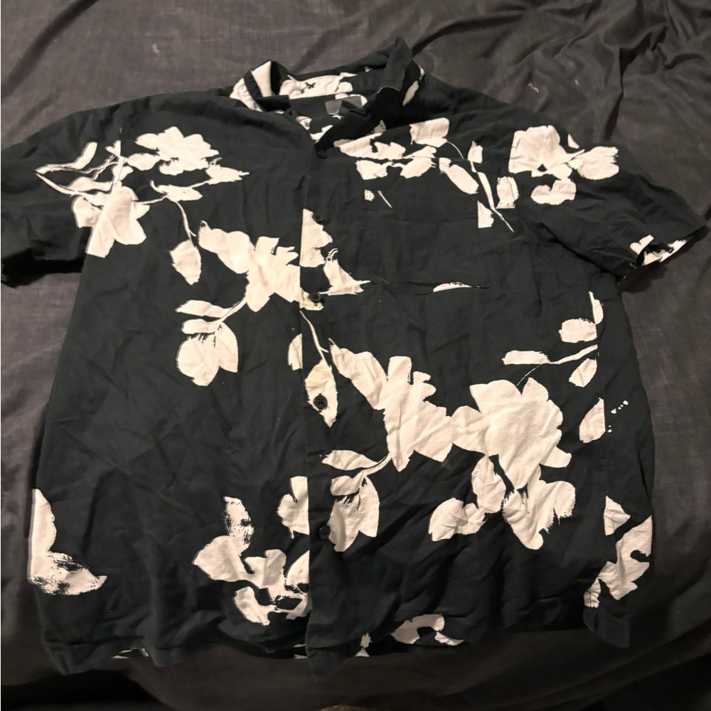 H&M Hawaiian style shirt